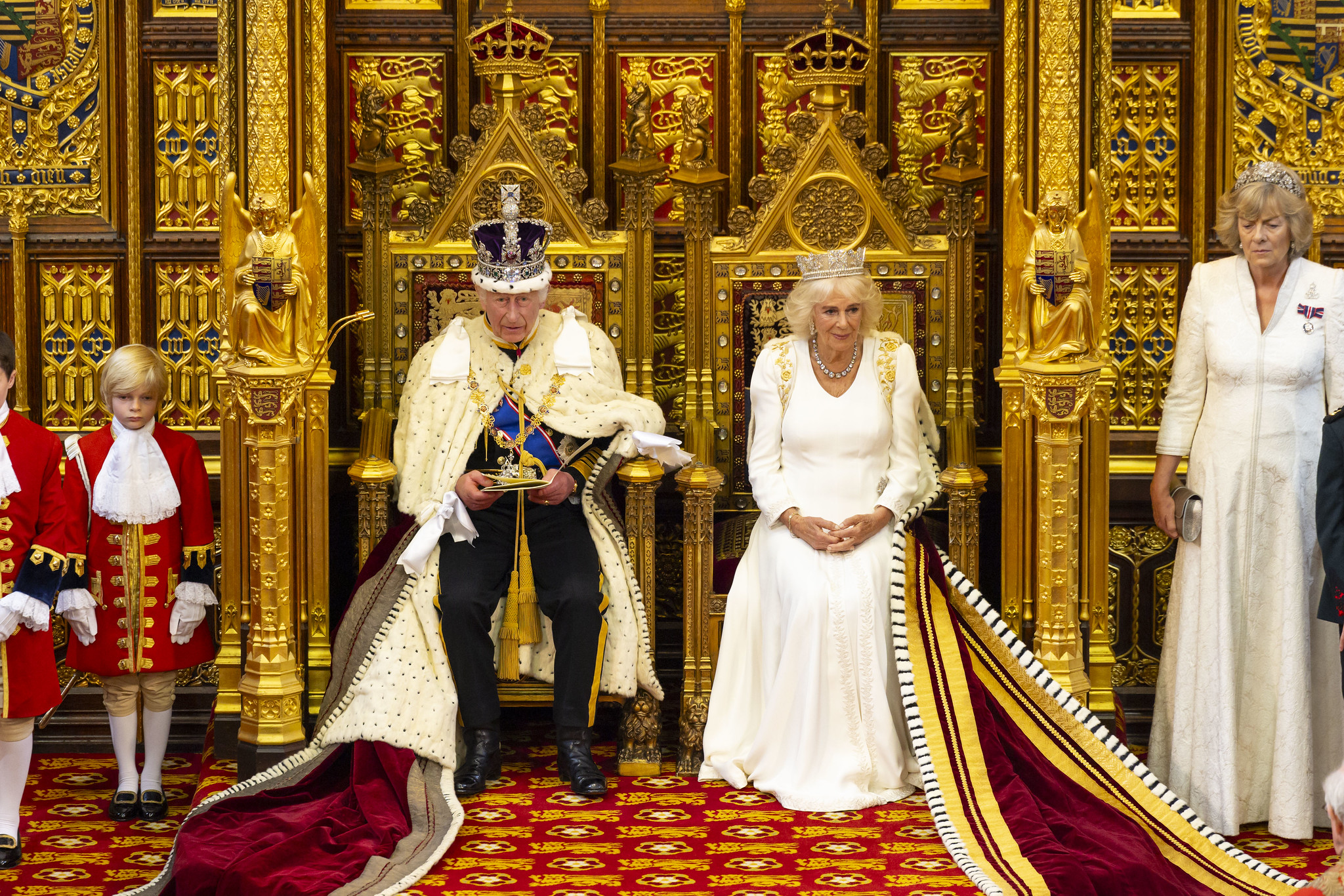 King Charles III und Queen Camilla auf dem Thron